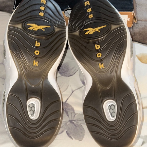 Reebok Question Mid Black & Gold Men's Size 11 US - Picture 5 of 10